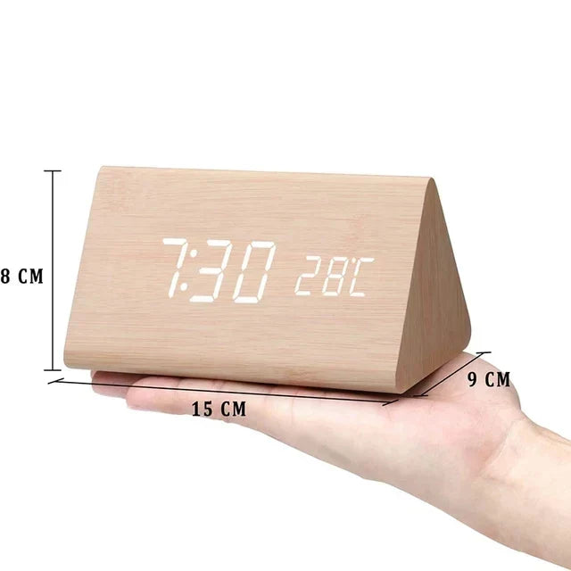 Réveil LED avec commande vocale – Affichage moderne pour un intérieur épuré et minimaliste