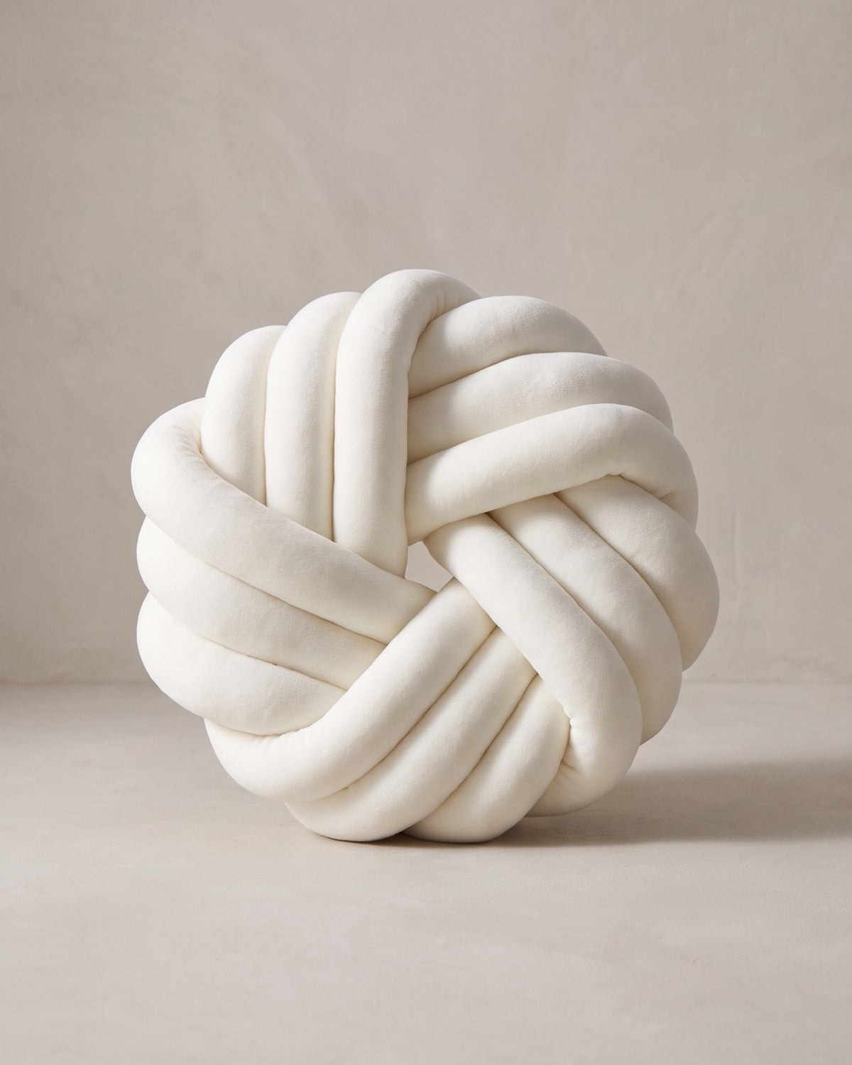 The Knot Cushion
