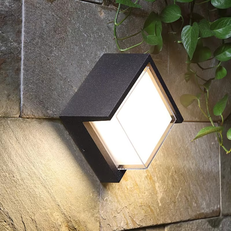 Motion Sensor Outdoor Wall Light with Weather-Resistant Design and Modern Geometric Style - Image 1