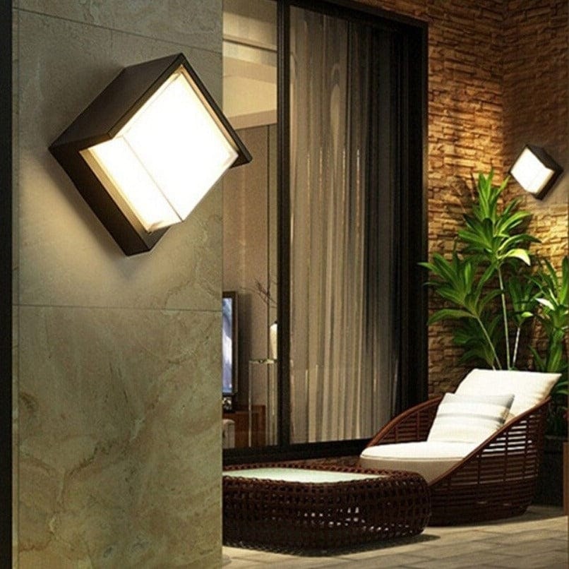 Motion Sensor Outdoor Wall Light with Weather-Resistant Design and Modern Geometric Style - Image 2